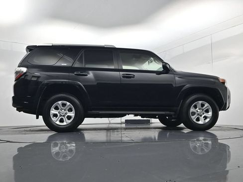 Used 2016 Toyota 4Runner SR5 AWD/4WD image 45