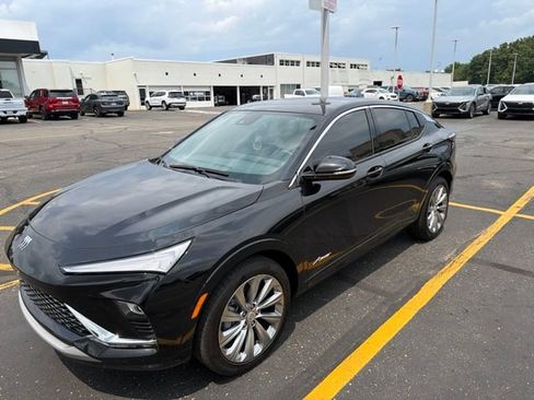 Used 2024 Buick Envista Avenir FWD image 2