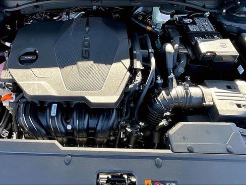 Used 2025 Hyundai Tucson SE image 11