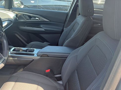 Used 2025 Chevrolet Equinox EV LT FWD image 7
