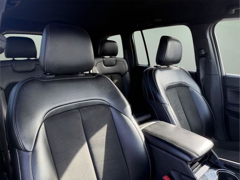 Used 2023 Jeep Grand Cherokee Altitude image 28