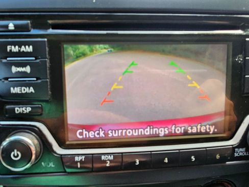 Used 2015 Nissan Sentra SV FWD image 39
