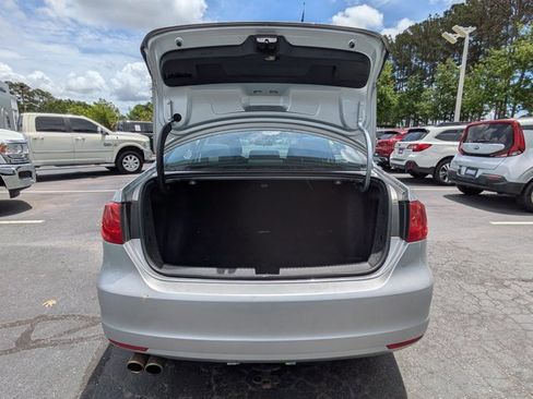 Used 2011 Volkswagen Jetta TDI FWD image 6