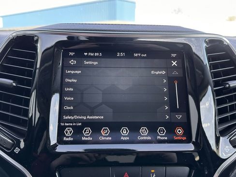 Used 2022 Jeep Cherokee Limited w/ Mopar Interior Package image 35