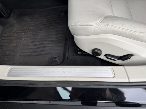 Used 2024 Volvo V60 B5 Cross Country Plus image 10