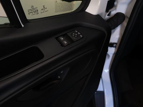Used 2023 Mercedes-Benz Sprinter 2500 image 19