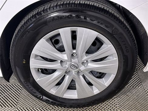 Used 2025 Nissan Sentra S image 34