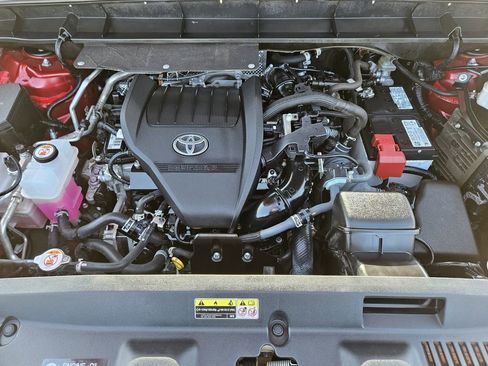 Used 2023 Toyota Highlander XLE FWD image 38