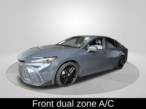 Used 2025 Toyota Camry SE w/ Convenience Package FWD image 3