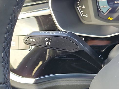 New 2025 Audi Q3 2.0T Premium image 25