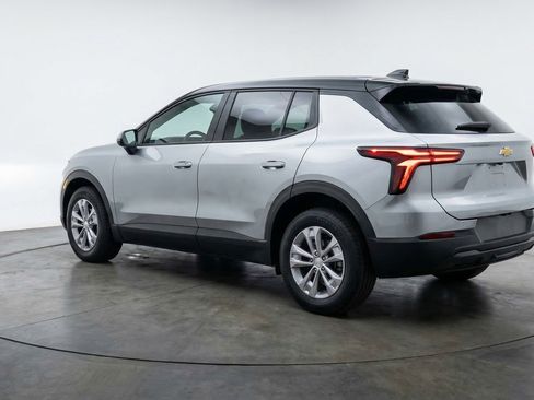Used 2025 Chevrolet Equinox LT FWD image 6
