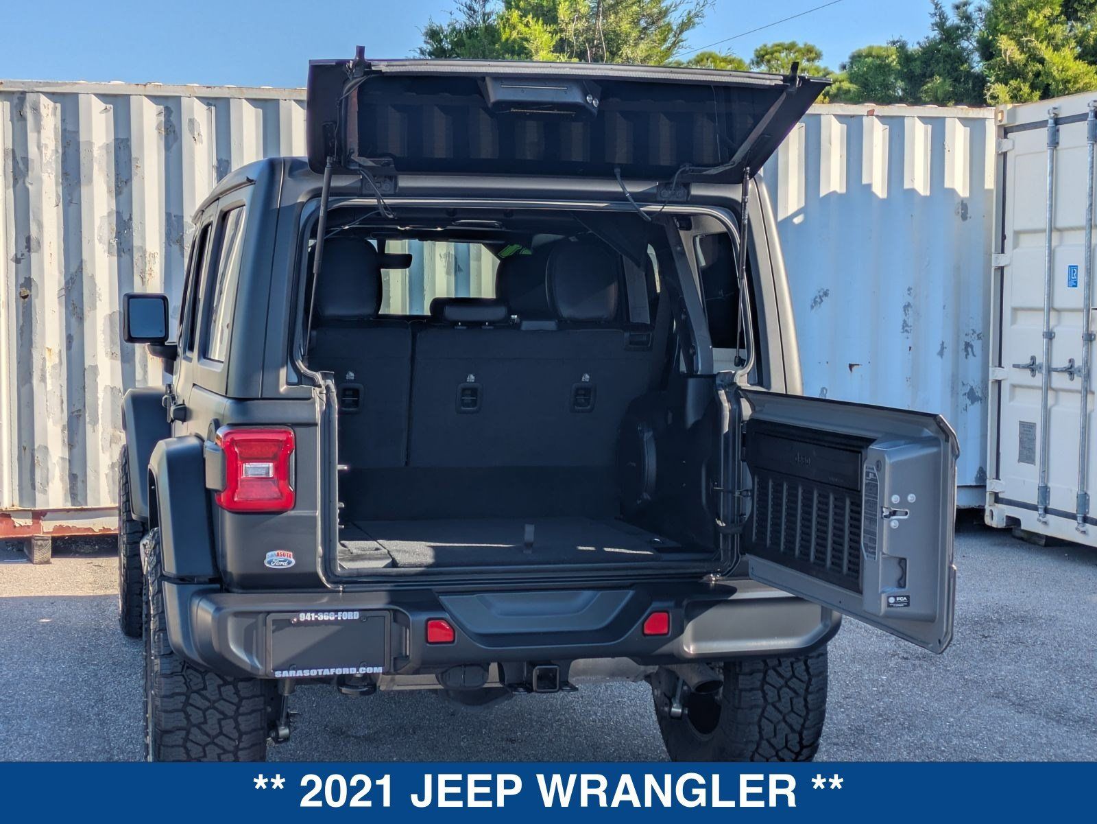 Used 2021 Jeep Wrangler Unlimited Sahara AWD/4WD image 14
