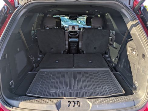 Used 2025 Ford Explorer Platinum w/ Ultimate Package image 13