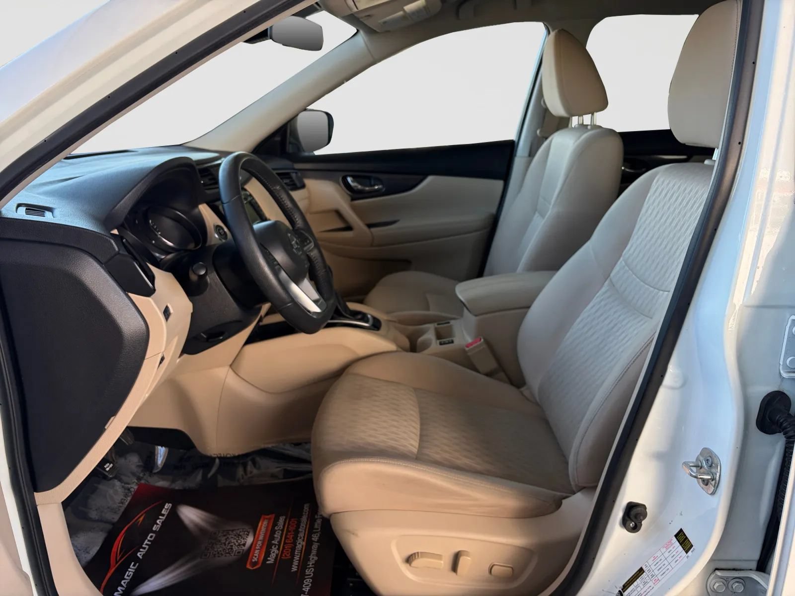 Used 2019 Nissan Rogue SV AWD/4WD image 12