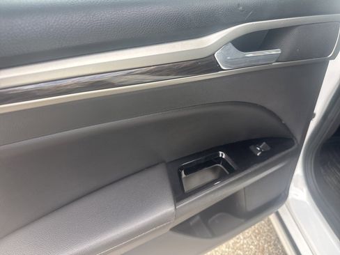 Used 2014 Ford Fusion SE w/ Equipment Group 202A image 14