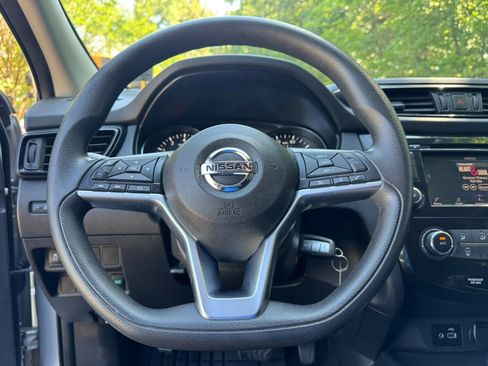 Used 2020 Nissan Rogue Sport S FWD image 18