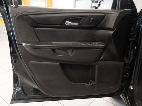 Used 2013 GMC Acadia SLE FWD image 19