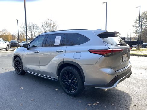 Used 2023 Toyota Highlander XSE image 7