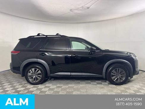 Used 2022 Nissan Pathfinder SV FWD image 5