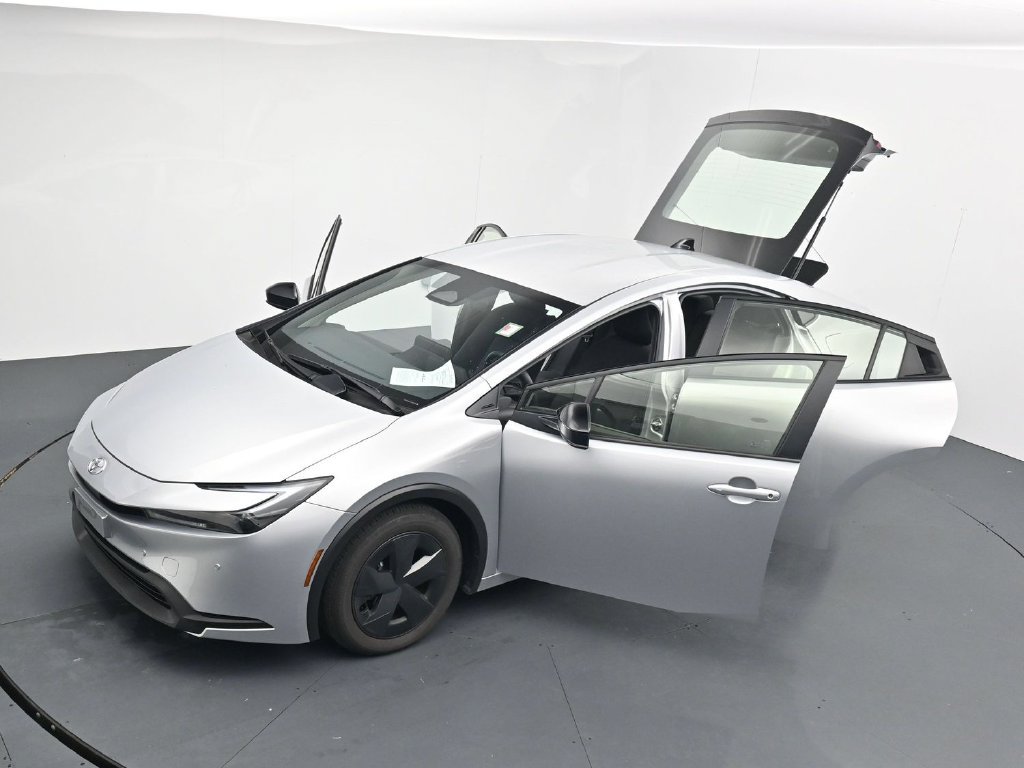 Used 2026 Toyota Prius LE FWD image 26