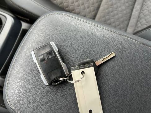 Used 2018 Chevrolet Colorado Z71 image 29