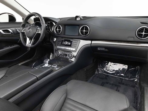 Used 2014 Mercedes-Benz SL 550 image 2