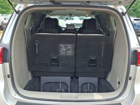 Used 2021 Kia Sedona EX FWD image 29