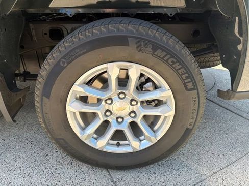 Used 2025 Chevrolet Silverado 1500 LT AWD/4WD image 12