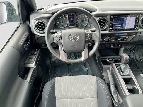 Used 2022 Toyota Tacoma TRD Sport w/ Black Out Package (TMS) AWD/4WD image 21