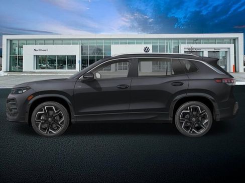 New 2026 Volkswagen Tiguan SEL R-Line AWD/4WD image 3