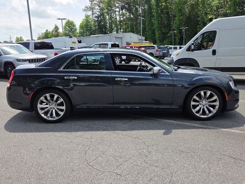Used 2017 Chrysler 300 C w/ Safetytec Plus Group RWD image 13