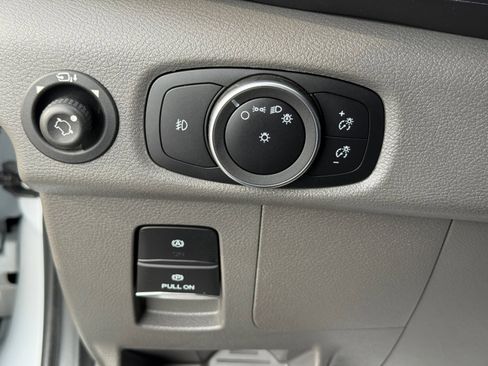 Used 2023 Ford E-Transit Low Roof image 34