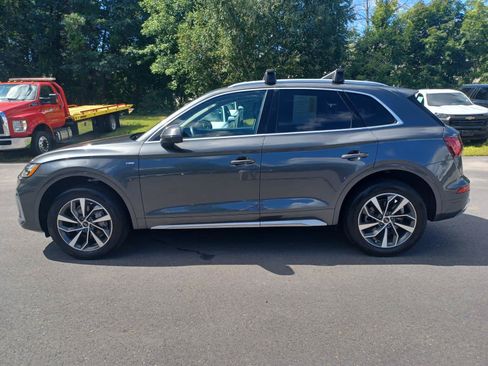 Used 2023 Audi Q5 2.0T Premium Plus w/ Premium Plus Package AWD/4WD image 6