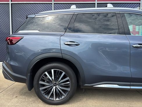 Used 2023 INFINITI QX60 Sensory w/ Cargo Package image 4