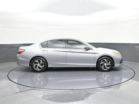 Used 2017 Honda Accord LX image 24