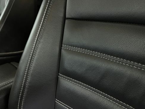 Used 2017 Ford Escape Titanium image 19