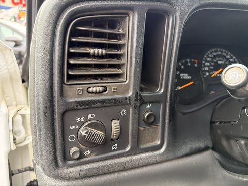 Used 2007 Chevrolet Silverado 3500 2WD Extended Cab w/ Heavy-Duty Power Package image 14