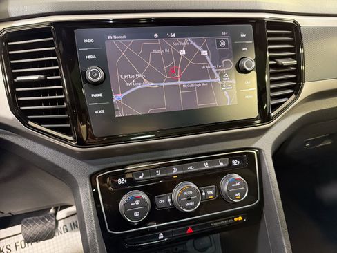 Used 2020 Volkswagen Atlas Cross Sport SEL Premium image 19