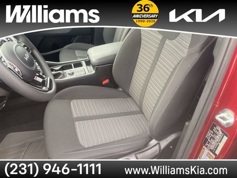 Used 2022 Kia Sorento LX image 21