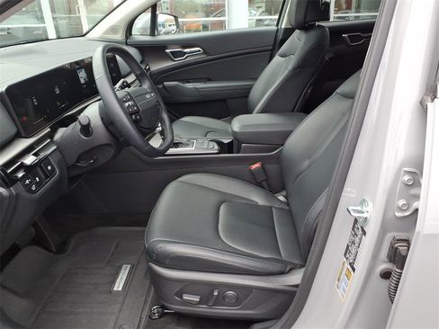 Used 2026 Kia Sportage EX w/ EX Panorama Roof Package image 17