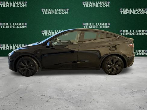 Used 2025 Tesla Model Y Long Range image 9