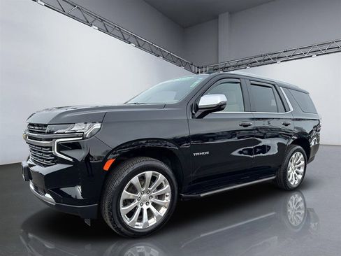 Used 2021 Chevrolet Tahoe Premier w/ Premium Package image 11