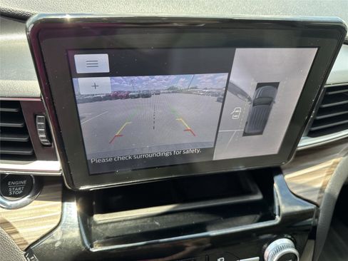Used 2022 Ford Explorer Limited w/ Equipment Group 301A RWD image 26