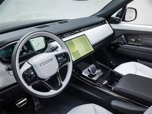 New 2026 Land Rover Range Rover Sport Dynamic SE AWD/4WD image 17