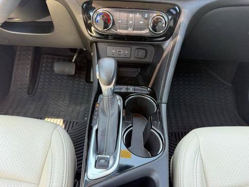 Used 2021 Buick Encore GX Preferred w/ Sport Touring Package FWD image 16