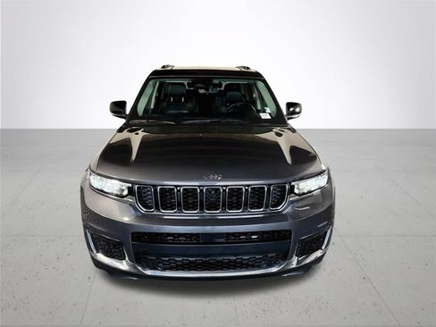 Used 2022 Jeep Grand Cherokee L Limited w/ Luxury Tech Group II AWD/4WD image 3