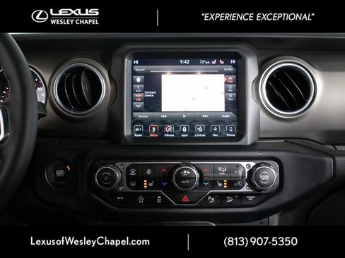 Used 2019 Jeep Wrangler Unlimited Rubicon AWD/4WD image 25