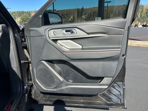 Used 2025 Ford Explorer ST AWD/4WD image 27