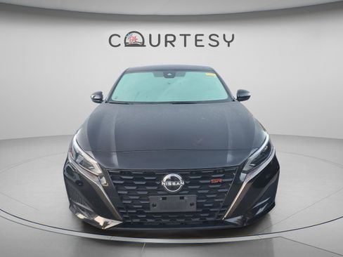 Used 2023 Nissan Altima 2.5 SR FWD image 29