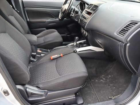 Used 2011 Mitsubishi Outlander Sport SE FWD image 17